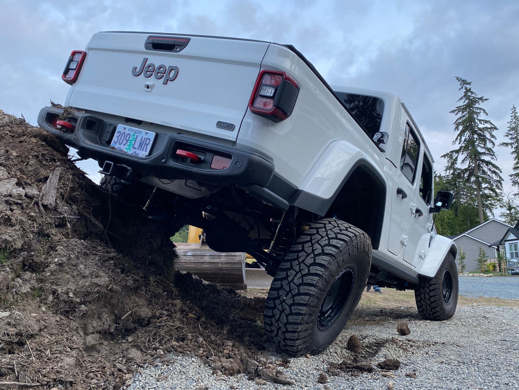Jeep Gladiator 1.5 Inch Premium Lift Kit 2020  JT Clayton Off Road